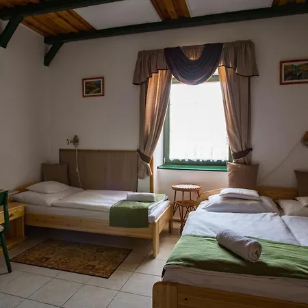 Piros Ponty Panzio B&B Poroszló