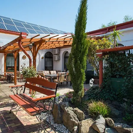 Piros Ponty Panzio Bed & Breakfast