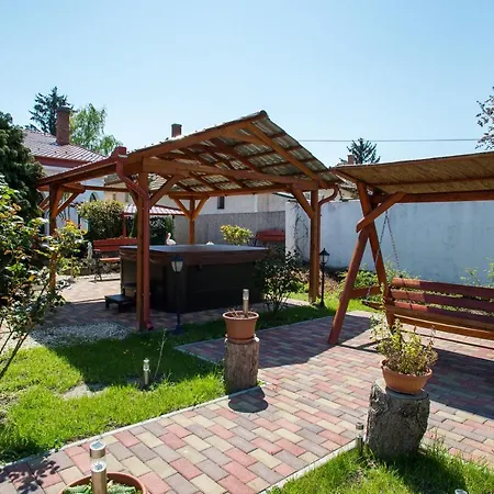 Bed & Breakfast Piros Ponty Panzio *