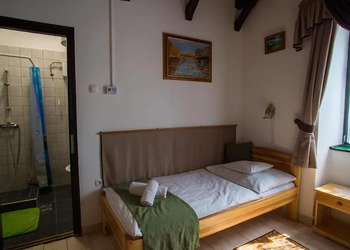 B&B Piros Ponty Panzio Poroszló