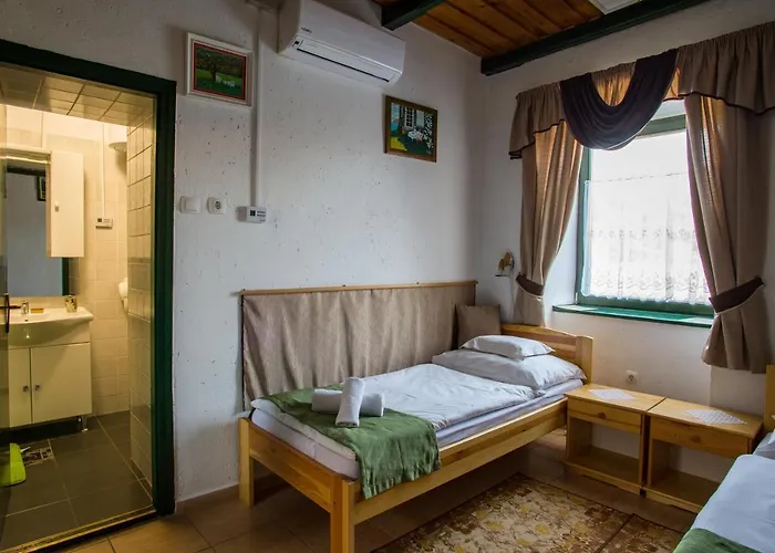 B&B Piros Ponty Panzio 4*