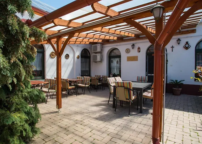 B&B Piros Ponty Panzio