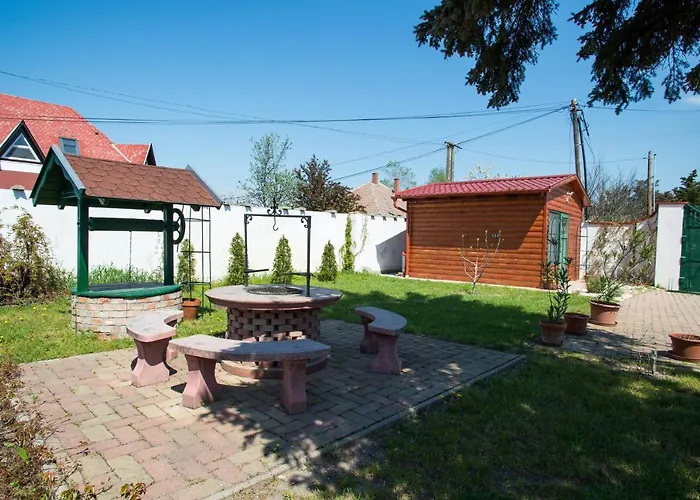 Piros Ponty Panzio 4*